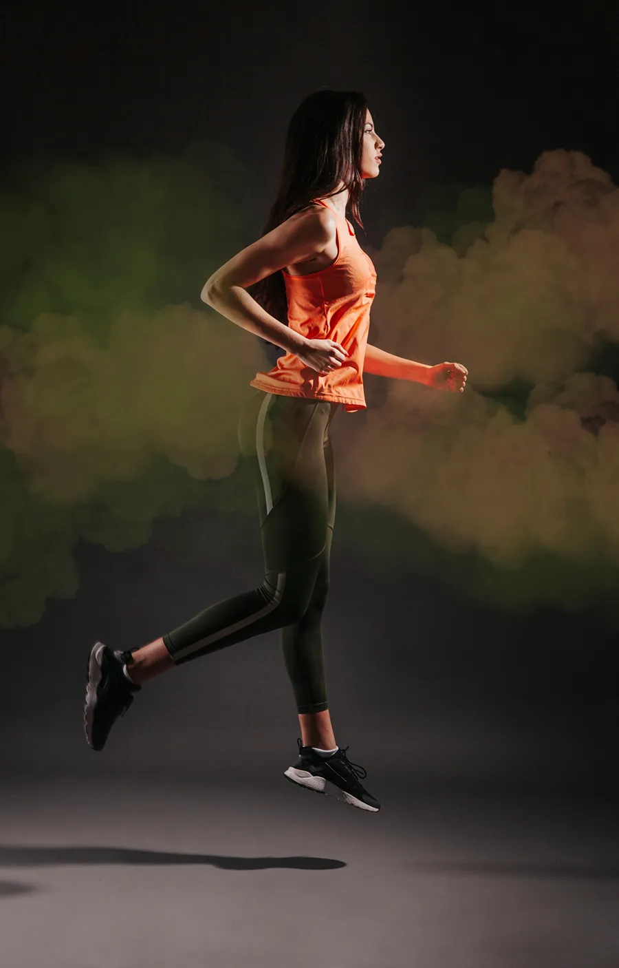 Atleta treinando com energia — composição da vitrine Gym AI.
